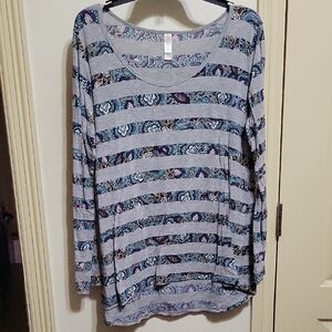 LuLaRoe Gray and Blue Patterned Long Sleeve Top